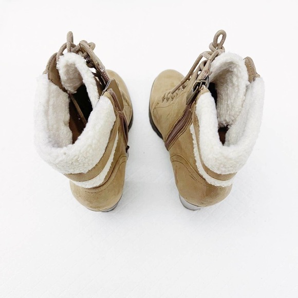 Unisa Zippered Heel Boot Faux Fur Trim Wheat SZ8 - Picture 4 of 7